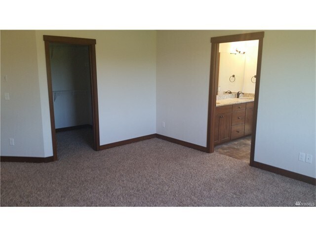 Foto del edificio - Spacious 3 Bedroom, 2.5 Bathroom Home with...