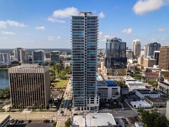 Foto del edificio - 150 E Robinson St