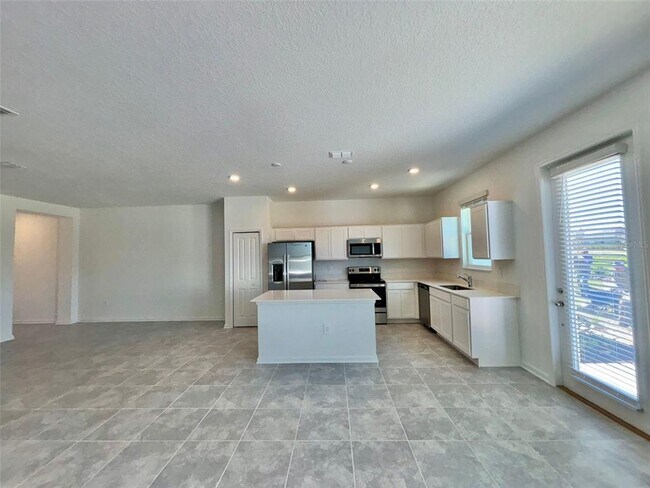 Foto del edificio - 382 Bogey Dr