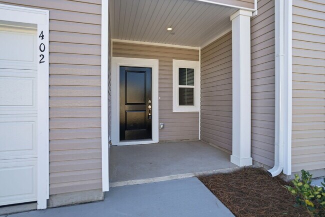 Foto del edificio - "Brand New 3-Bed Home with 2.5 Baths on Tiliwa Street – Your Summerville Sanctuary Awaits!"