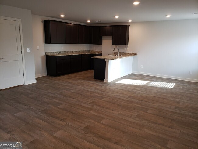 Building Photo - 271 Harris Walk
