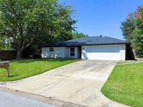 Building Photo - 2946 Ridgewood Dr