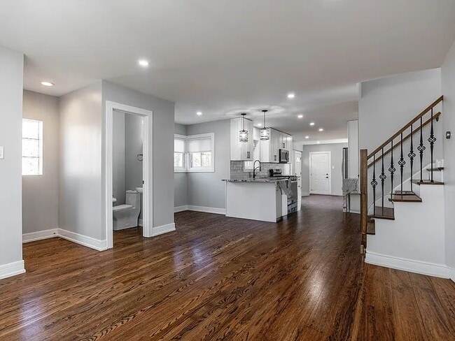 Building Photo - 7225 E Prairie Rd