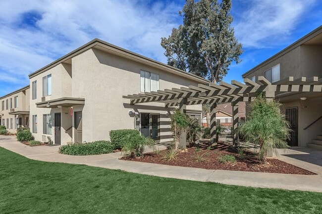 Building Photo - The Courtyards *$500 Off *
