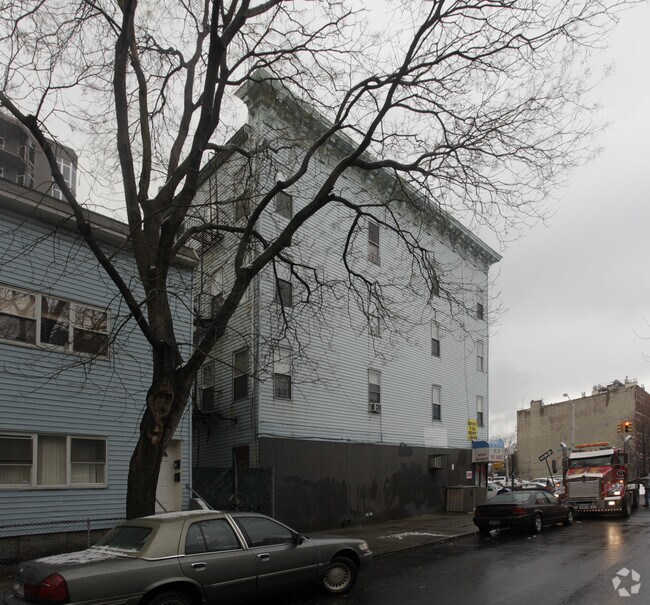 Foto del edificio - 208 Franklin St