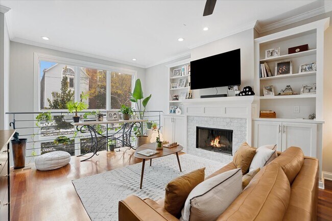 Foto del edificio - 1018 N Hermitage Ave