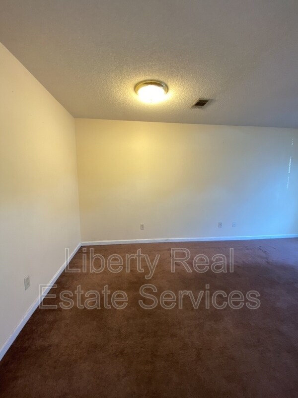 Foto del edificio - 1100 Pineland Ave
