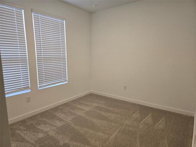 Building Photo - 20425 Deer Creek Dr