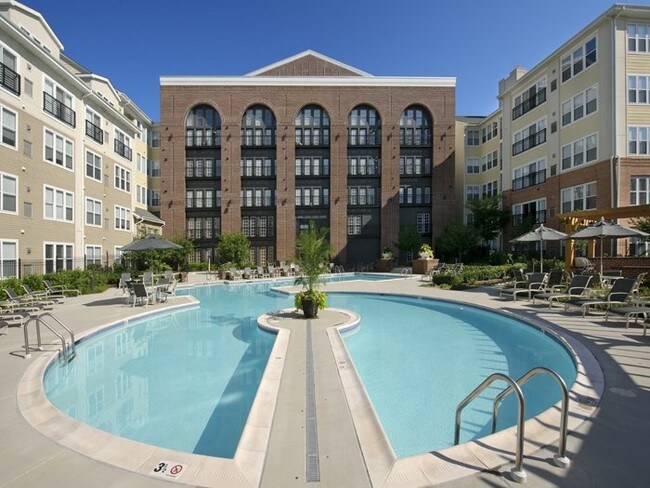 Foto del edificio - 5583 Harrington Falls Ln