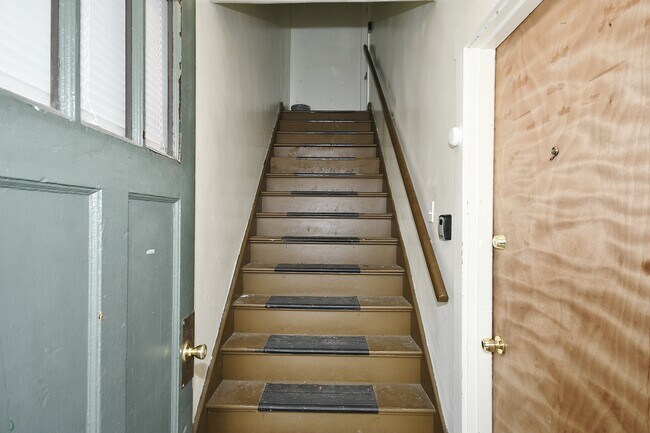 Building Photo - 1718 Montier St