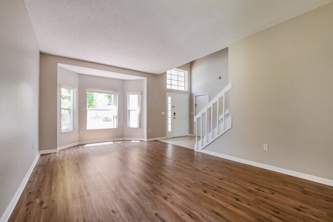 Building Photo - 249 Lancer Oak Dr