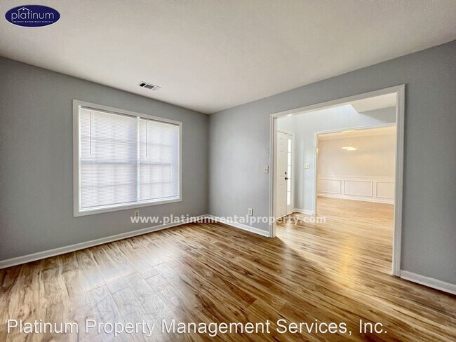 Building Photo - 4 br, 2.5 bath House - 1060 Grace Dr