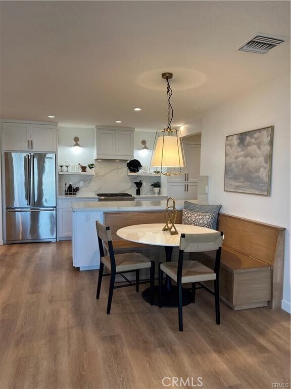 Foto del edificio - 723 Palisades Beach Rd
