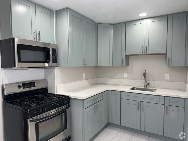 Building Photo - 751 Vista Dr