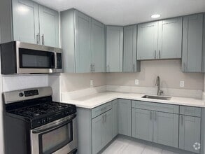 Building Photo - 751 Vista Dr