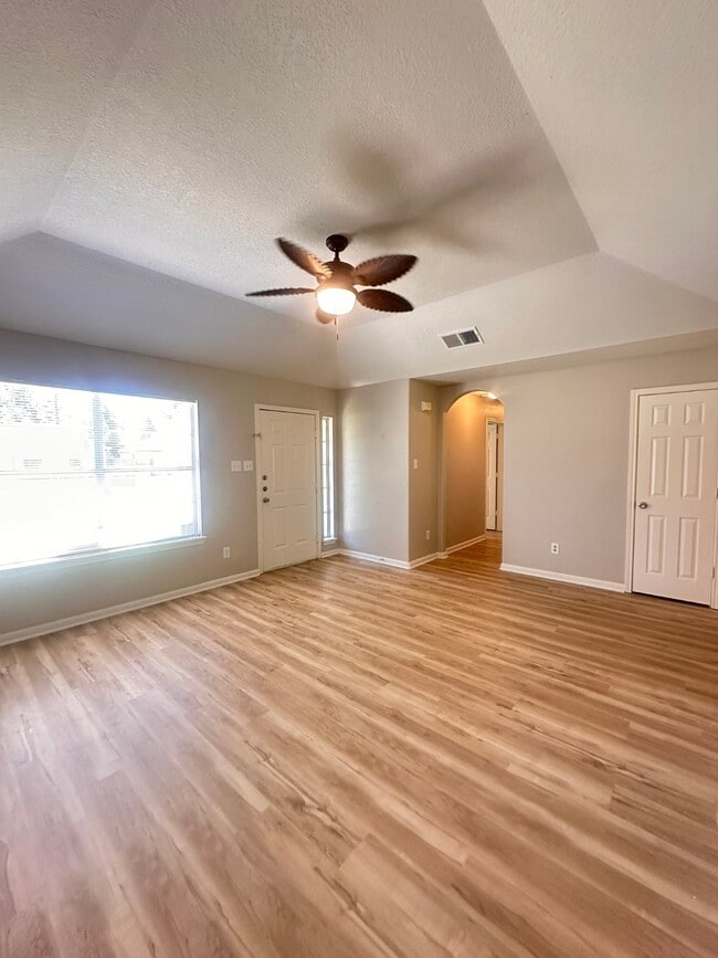 Building Photo - 16409 Danika Oak