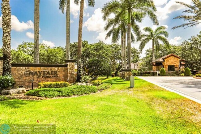 Foto del edificio - 6455 NW 78th Dr