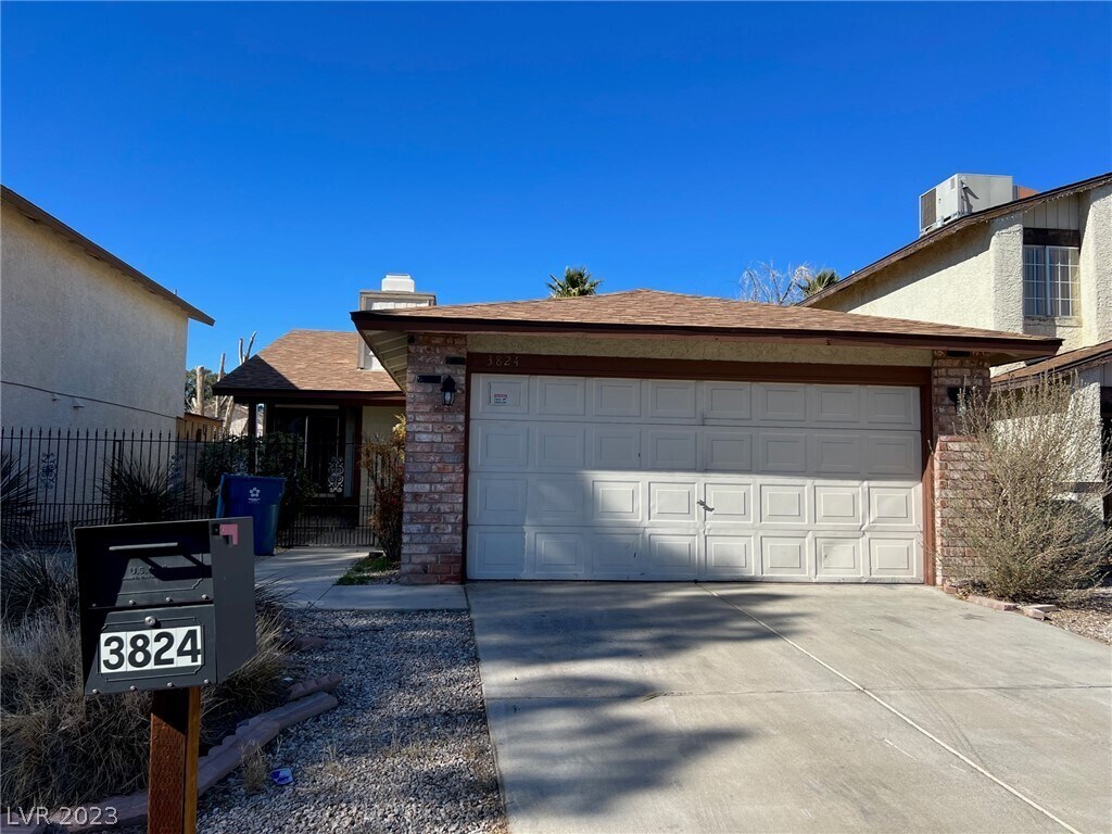 Primary Photo - 3824 N Summer Breeze Cir