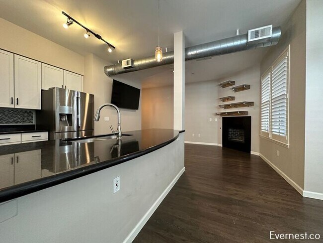 Foto del edificio - 1489 Steele St