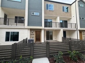 Building Photo - 14338 Savannah Ct