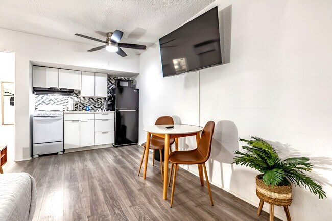 Foto del edificio - Satoshi Hideout-FULLY FURNISHED ALL INCLUSIVE