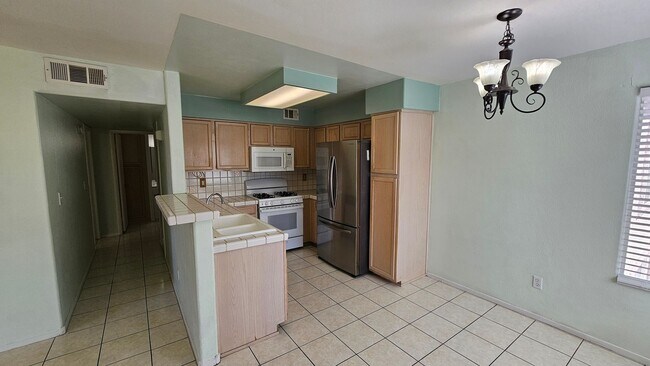 Foto del edificio - Cute Condo close to the Strip!!!