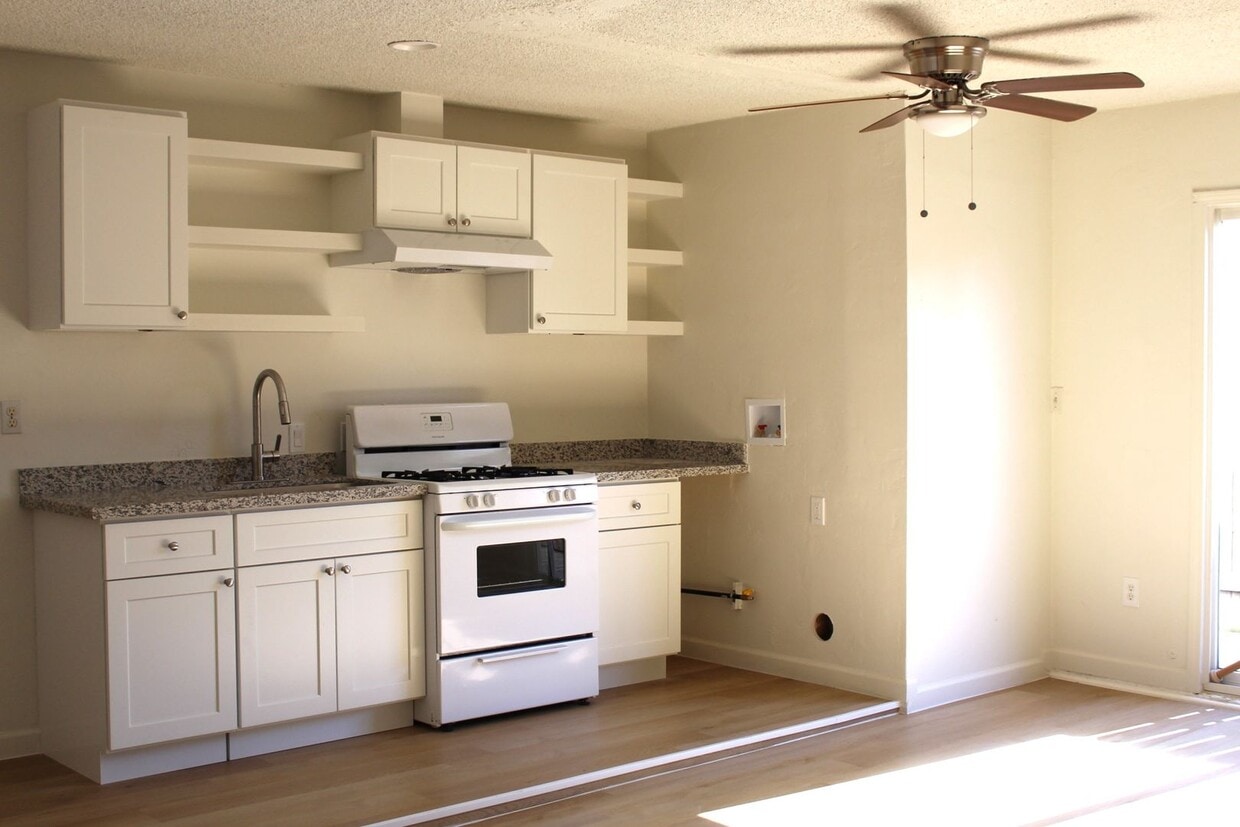 Primary Photo - Studio Apartment Quailwood Neighborhood
