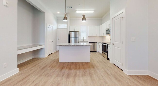 Building Photo - 6 Weeks Free | Detached Garage | Georgetow...