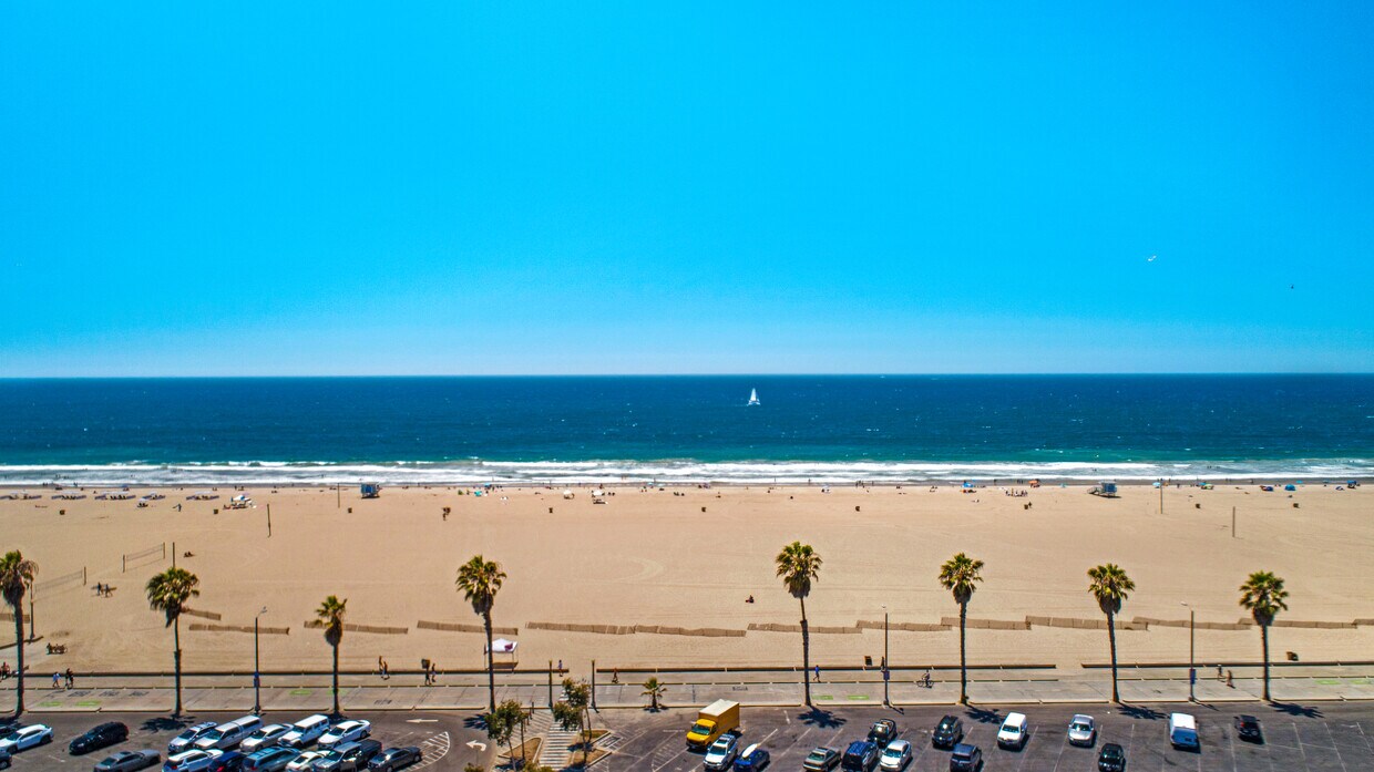 Primary Photo - 2221 Ocean Ave