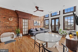 Building Photo - 1714 Park Ave