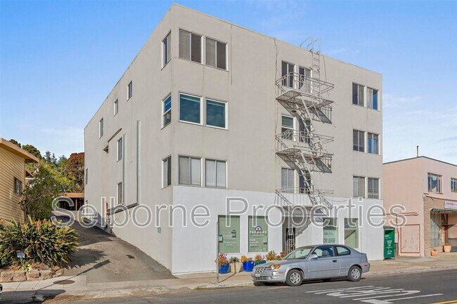 Foto del edificio - 369 Colusa Ave