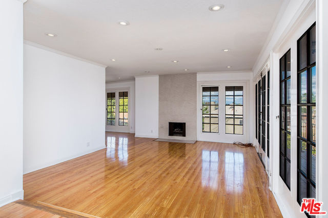 Building Photo - 1260 S Beverly Glen Blvd