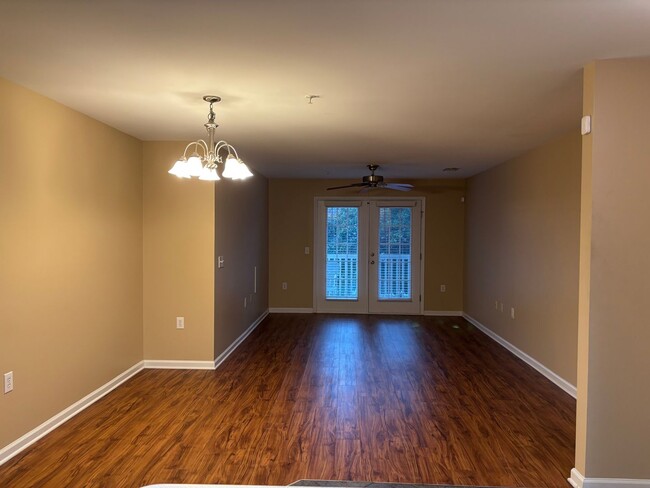 Building Photo - Second Floor Unit in Western Guilford Dist...