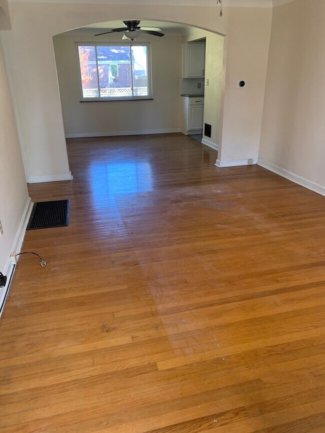 Foto del edificio - Lovely Ranch Home with Hardwood Floors and Finished Basement in Silverton