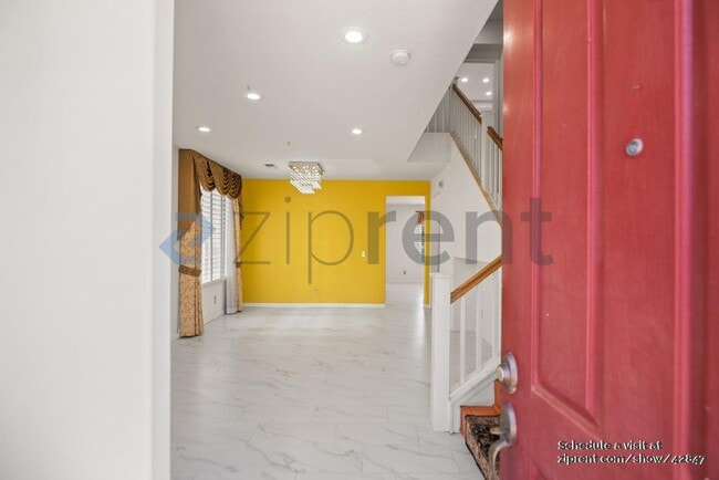 Building Photo - 3631 Wodzienski Dr