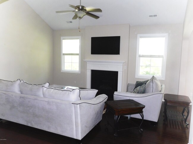 Building Photo - 158 Mardella Way