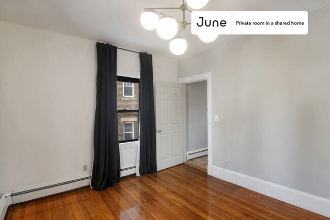 Foto del edificio - Room in Shared 6 bed/2 bath home