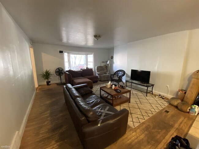 Foto del edificio - 12 br, 4 bath House - 1122 White St Apt 1128