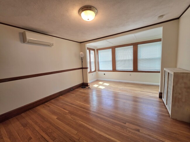 Building Photo - 33 Blenford Rd