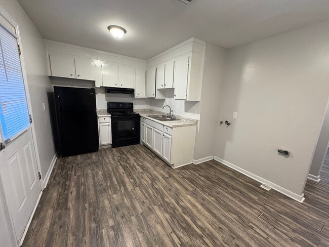 Building Photo - 406 Russell Pkwy