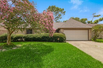 Building Photo - 11426 Sageperry Dr