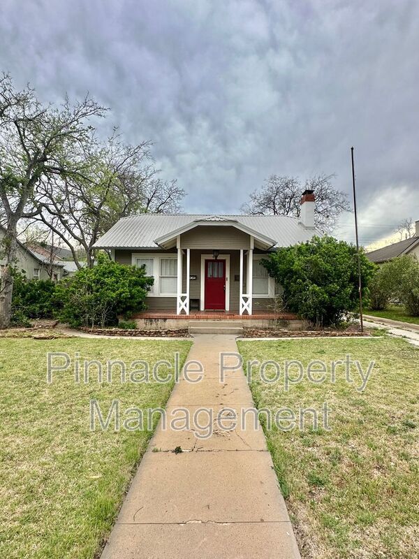 Primary Photo - 409 S Washington St