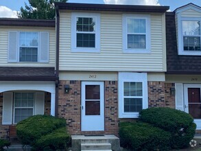 Building Photo - 2412 Brittany Ln