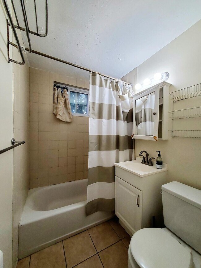 Foto del edificio - 15 Bay St