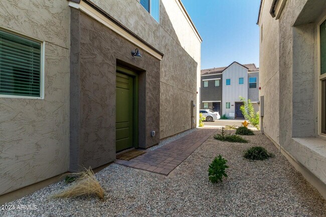 Foto del edificio - 2268 W Laurie Ln