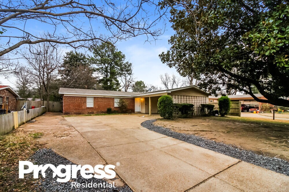 4890 Knight Arnold Rd, Memphis, TN 38118 House for Rent in Memphis