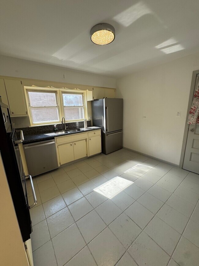 Foto del edificio - 5927 W Addison St