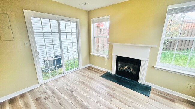 Foto del edificio - FREDERICKSBURG - SALEM FIELDS - SPACIOUS F...