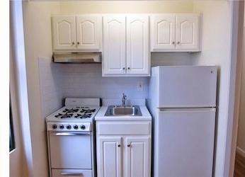 Building Photo - 502 E 79th St