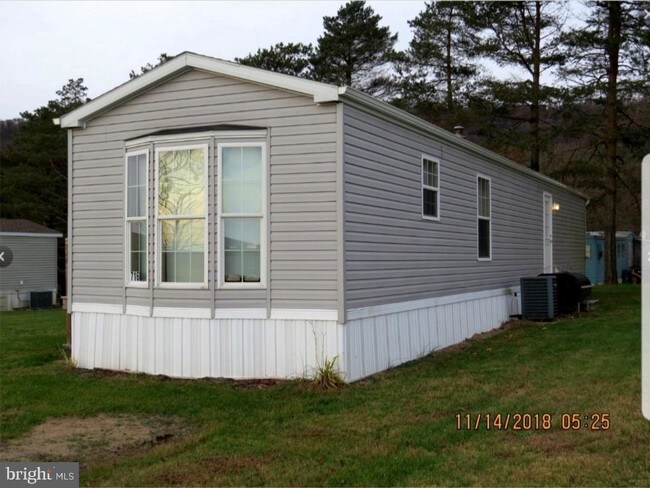 Building Photo - 716 Mountain Rd